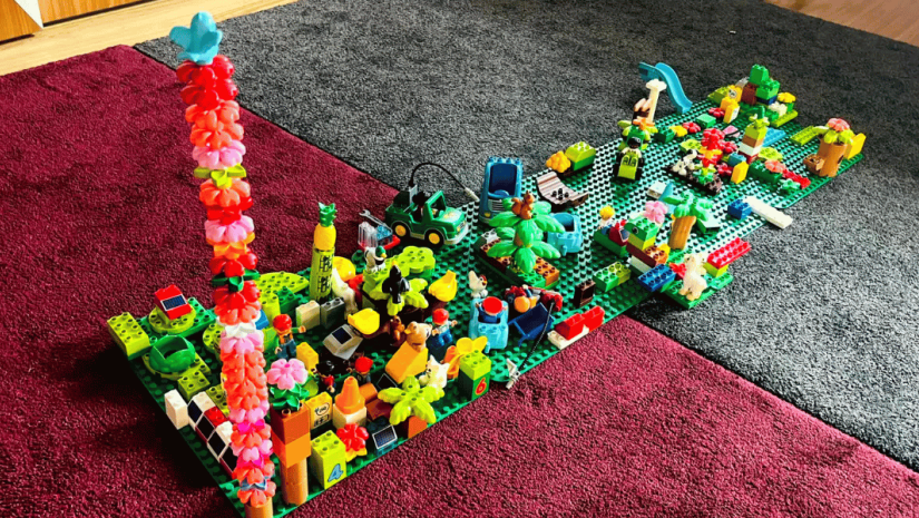 Duplo play with solar panels, nature and electric cars